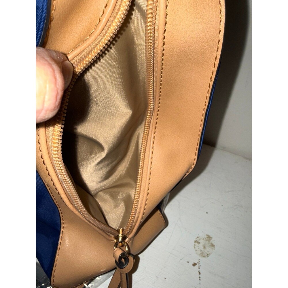 Sondra Roberts Handbag Tote Nylon Two Tone Beige Navy Side Zip Pockets NWOT - Picture 4 of 7